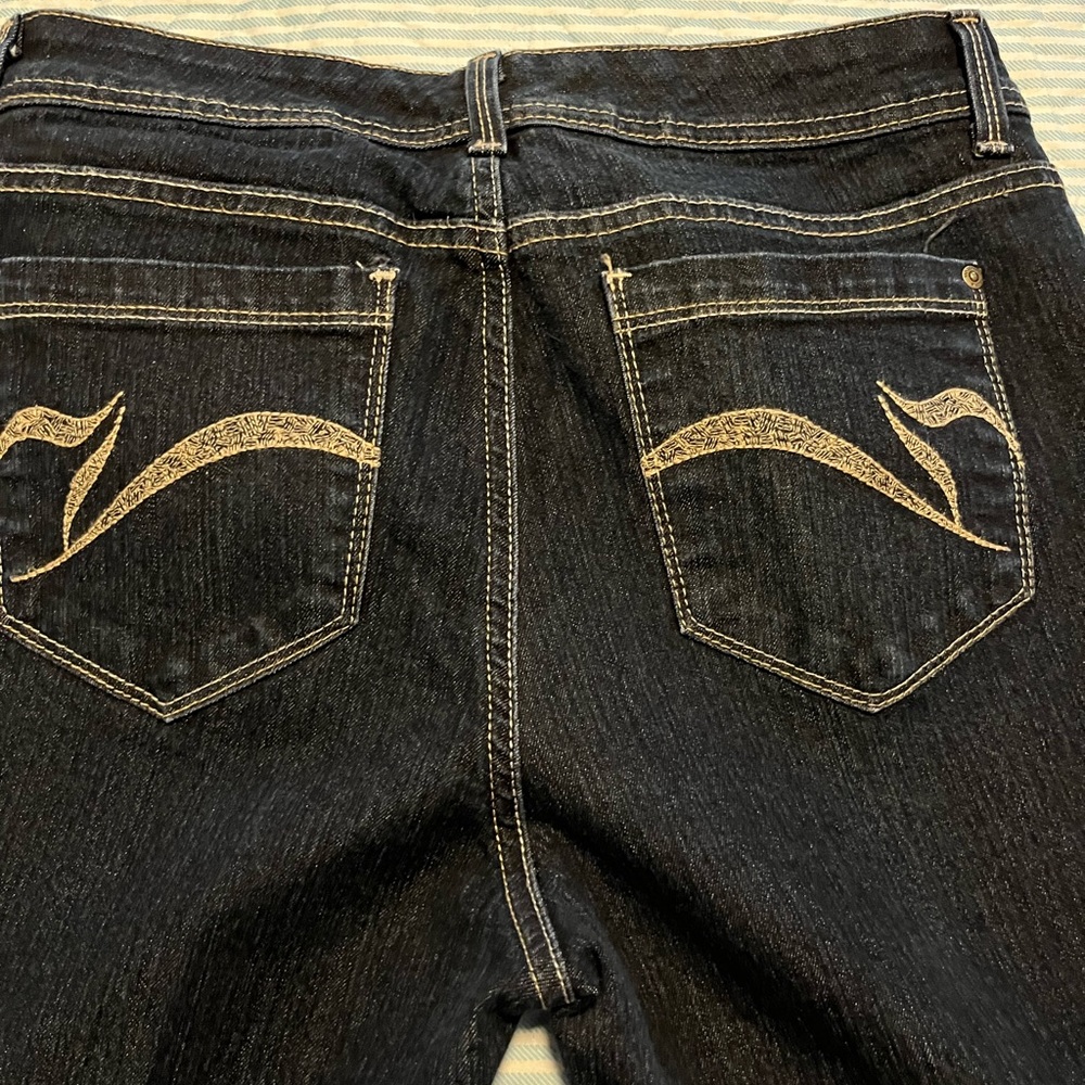 Gloria Vanderbilt dark blue jeans